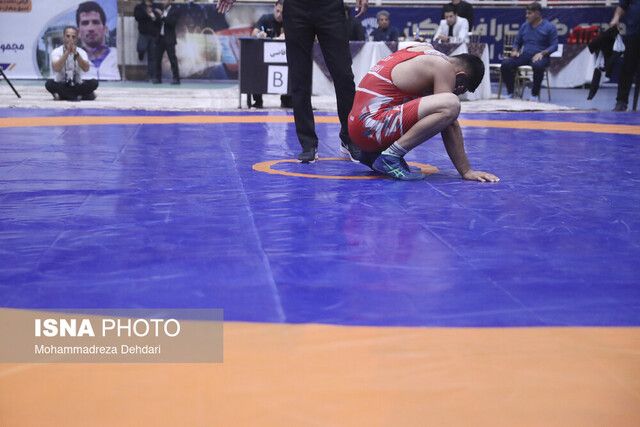 پس از چاقوکشی در کوار؛ برگزاری مسابقات کشتی در اهواز، بدون داور و پزشک تا یک بامداد