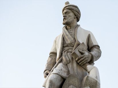 سازمان زیباسازی تهران: مجسمه فردوسی در ۲ سال گذشته شسته نشده و از سال ۸۸ دورنگ بوده است