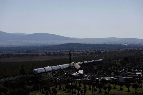 شمار کشتههای سانحه ریلی اسپانیا به ۶۹ نفر رسید و جستوجو برای بازماندگان ادامه دارد