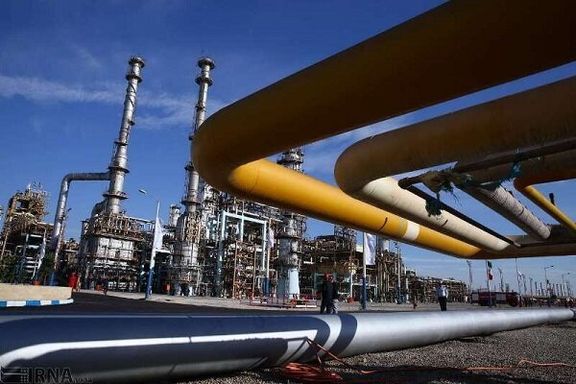 An Iranian oil refinery. Undated