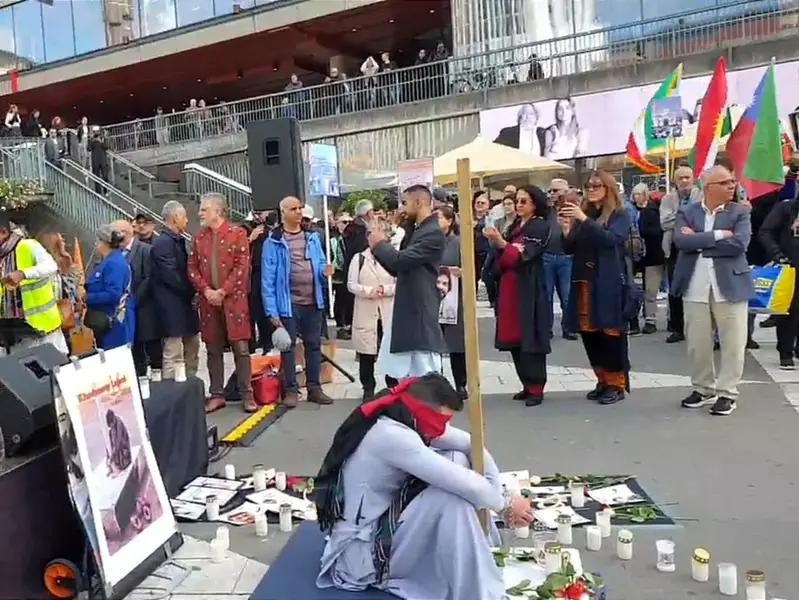 إيرانيون يتجمعون في عدة مدن حول العالم بمناسبة الذكرى الأولى لمجزرة "الجمعة الدامية"