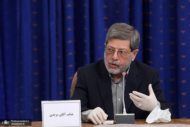 پزشک خامنه‌ای وعده وزیر بهداشت درباره جشن شکست کرونا را زمینه «ساده‌انگاری» خواند