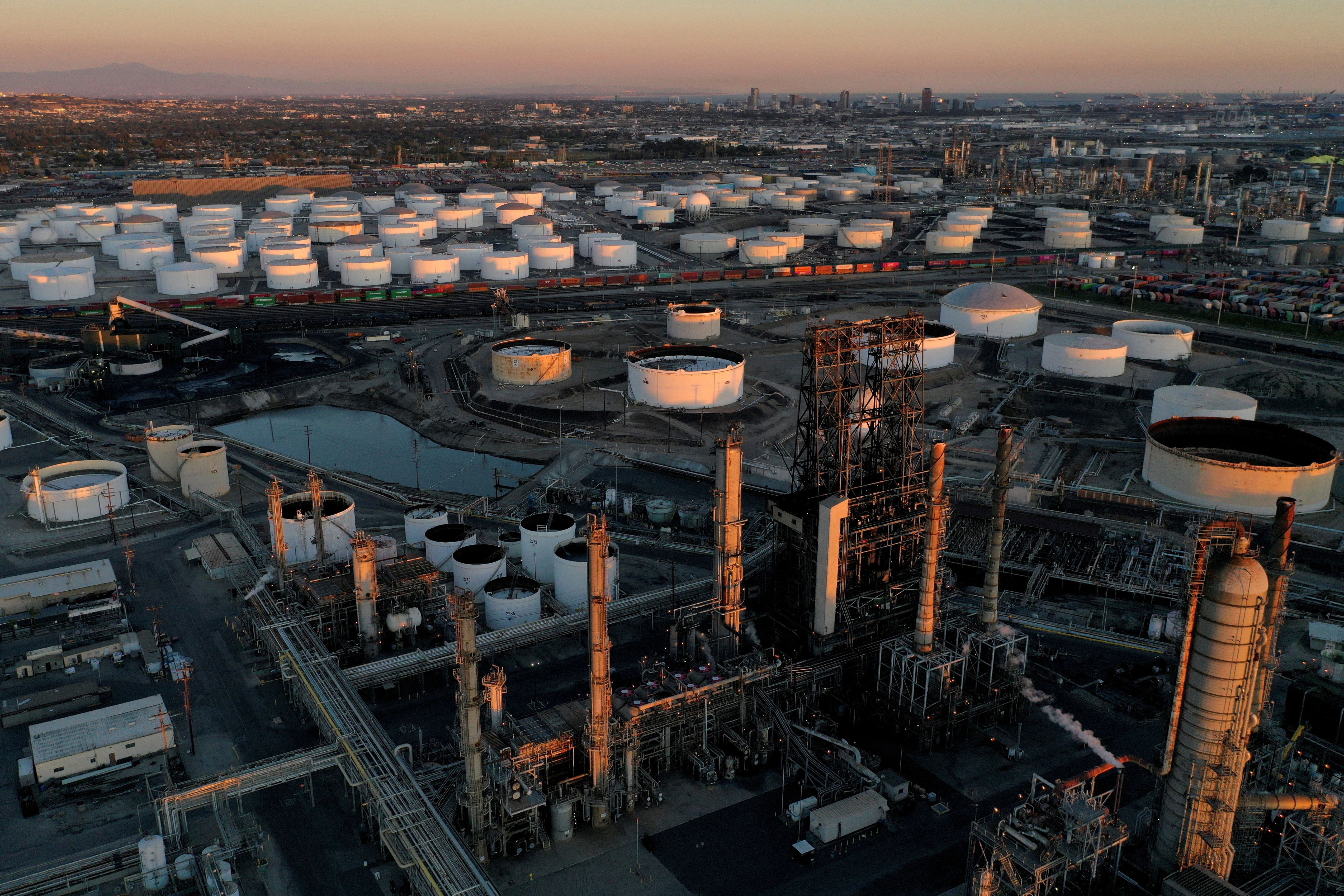 فایننشال‌تایمز: جنگ ایران تولید و صادرات انرژی را در قاره آمریکا افزایش داد