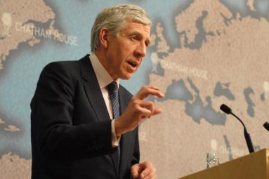 جک استرا:مذاکرهکنندگان ایرانی درباره بدهی تانکهای چیفتن سال ۲۰۱۳ سه روز در بریتانیا بازداشت بودند