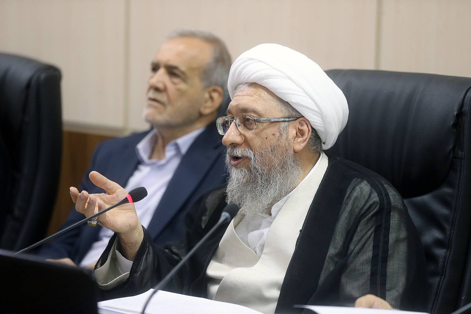 مسؤول إيراني: ندفع ثمن استقلالنا وصمودنا