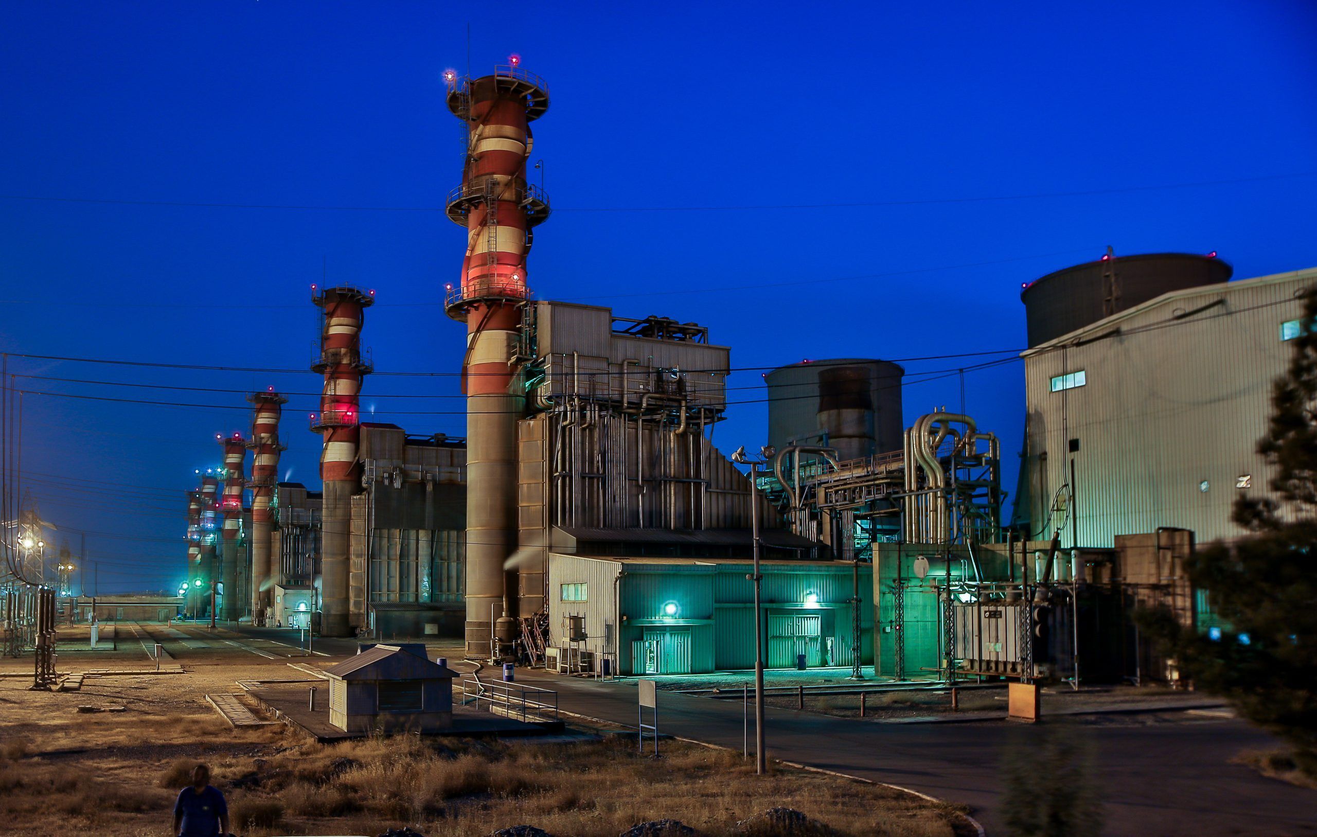 آغاز قطع گسترده برق در شماری از استان‌ها به دلیل نبود سوخت کافی برای نیروگاه‌ها