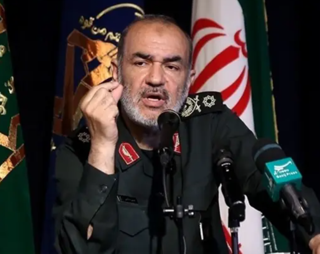 "لوموند":مجموعة محامين إيرانيين فرنسيين يستعدون لتقديم شكوى ضد قائد الحرس الثوري الإيراني