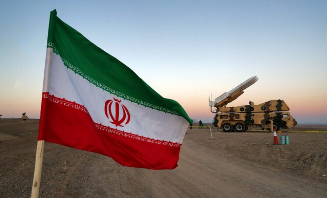 فرماندهان بازنشسته ارتش آمریکا: حرکت جمهوری اسلامی به‌ سمت بمب هسته‌ای را متوقف کنید