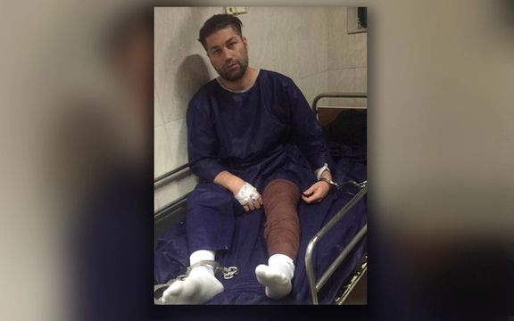 درمان ناقص رضا نوروزی با دستبند و پابند در بیمارستان و انتقال سریع او به زندان رجاییشهر