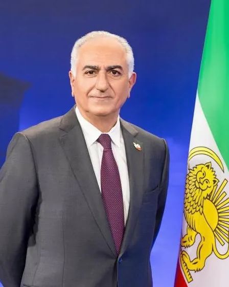 Nearly 200 Iranian sports figures urge US to back exiled prince