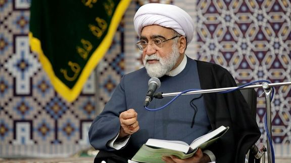 مسئول آستان قدس مشهد: ایجاد تردید درباره تصمیمهای خامنهای، جسارتی نابخشودنی است