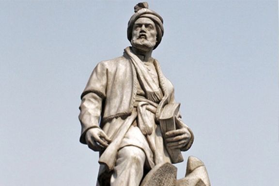 مدیرکل موزهها و اموال منقول تاریخی: مجسمه فردوسی را بدون مجوز شستهاند