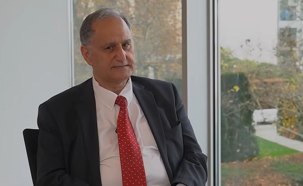 نماینده ایرانی‌تبار پارلمان آلمان: بابت مشارکت در انقلاب ۵۷ از نسل جوان عذرخواهی می‌کنم