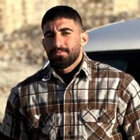 پیکر امید سرلک پس از به آتش کشیدن تصویر خامنهای در الیگودرز پیدا شد