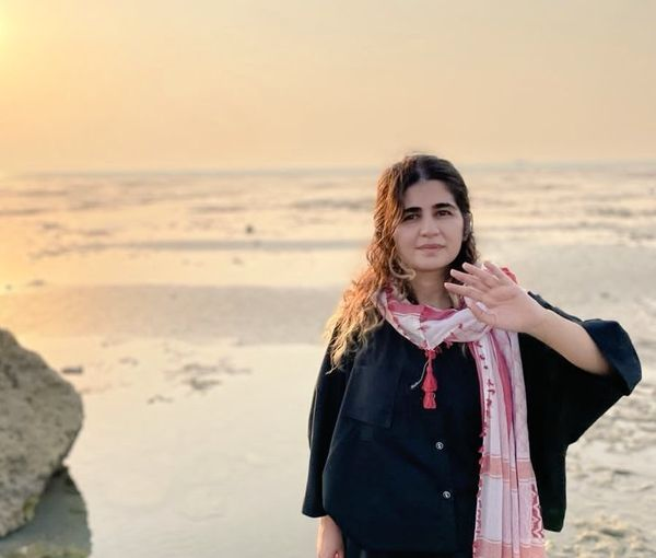 بعد إعادة اعتقالها لهتافها ضد المرشد.. ناشطة إيرانية: لا أعترف بشرعية محاكم النظام الشكلية