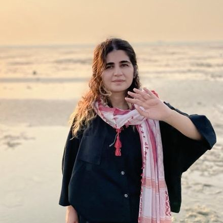 بعد إعادة اعتقالها لهتافها ضد المرشد.. ناشطة إيرانية: لا أعترف بشرعية محاكم النظام الشكلية