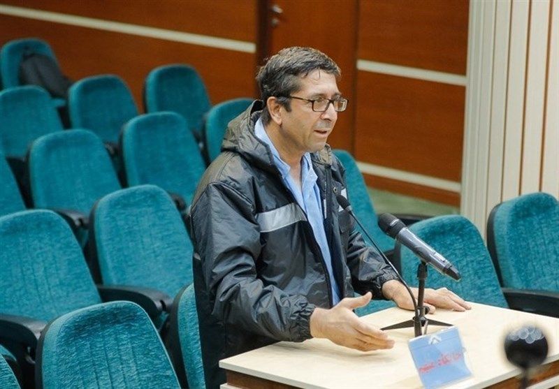 سجين سياسي إيراني يطالب خامنئي بالتنحي وطلب الصفح من الشعب