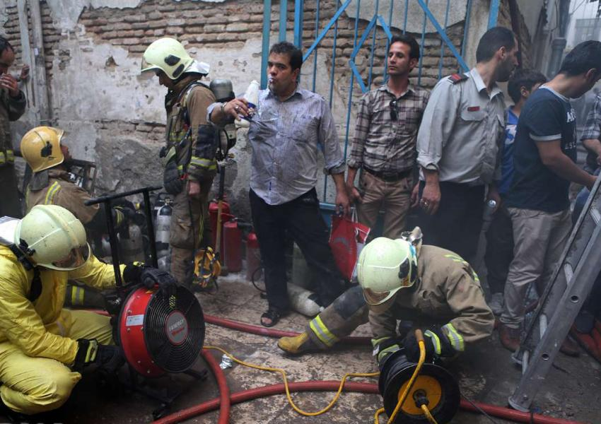 فاجعه نزدیک است:‌ وزارت نیرو بودجه‌ای برای تعویض سیم‌‌های برق بازار تهران ندارد