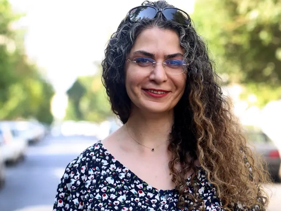 بهاره هدایت، فعال سیاسی: قشری از نخبگان علیه پیروزی مردم در تحریم انتخابات تلاش میکنند