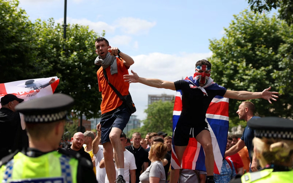 نخستوزیر بریتانیا دستور برگزاری جلسه کبرا درباره اعتراضات ضدمهاجرتی را صادر کرد