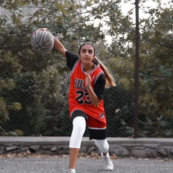 ملیپوش بسکتبال ایران: عرق ریختن و تلاش زیر پرچم جمهوری اسلامی را درست نمیدانم