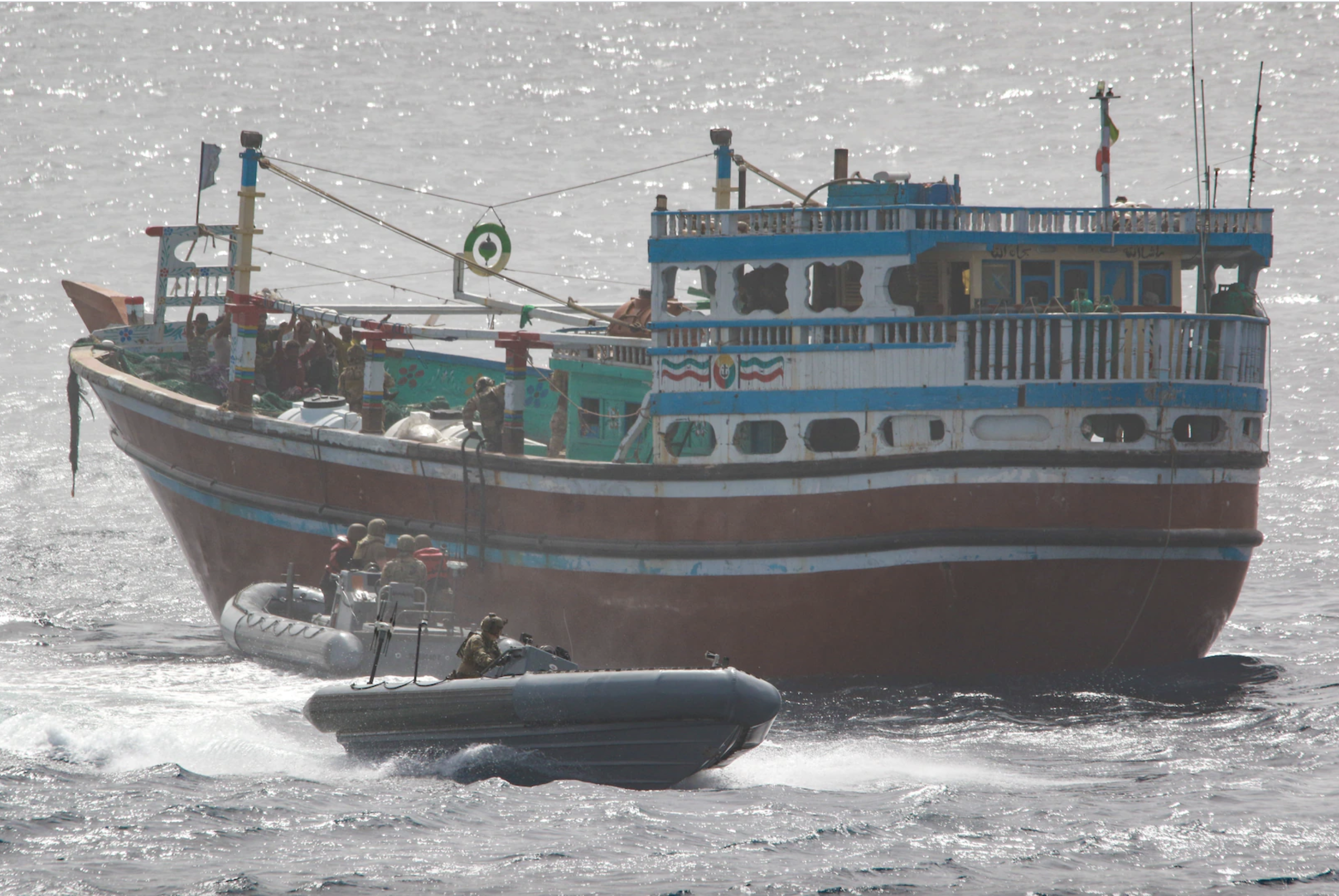 آمریکا یک کشتی احتمالا ایرانی با ۶۴۰ کیلوگرم مت‌آمفتامین را توقیف کرد