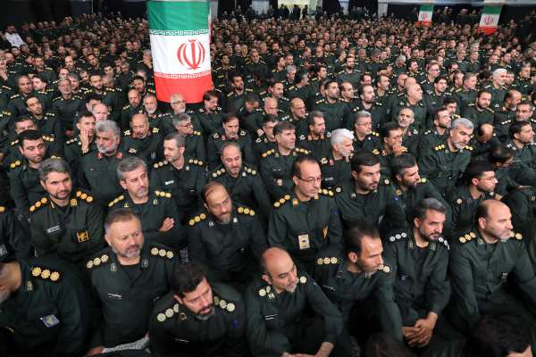 بعد أشهر دون إصدار مراسيم تعيين رسمية.. مجتبى خامنئي يعيّن ستة قادة عسكريين كبار في إيران