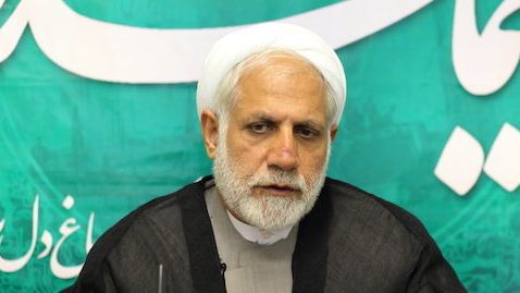 نماینده کنگاور: قیمت یک بطری آب معدنی چند برابر یک لیتر بنزین است