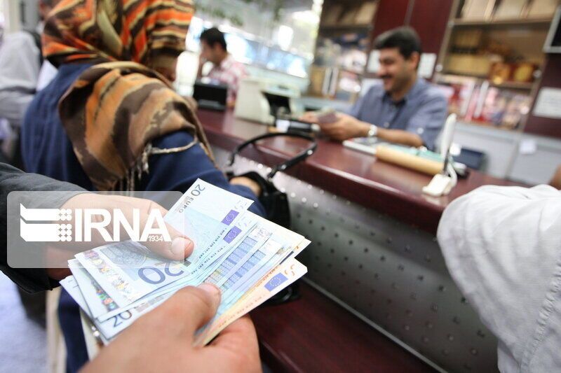 Iran Cracks Down On Banks For Tax Enforcement Amid Budget Shortfall
