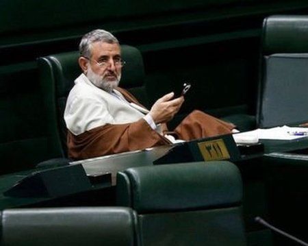 نماینده قم در مجلس: افراد تحصیلکرده بیشتر دنبال پشت میزنشینی هستند