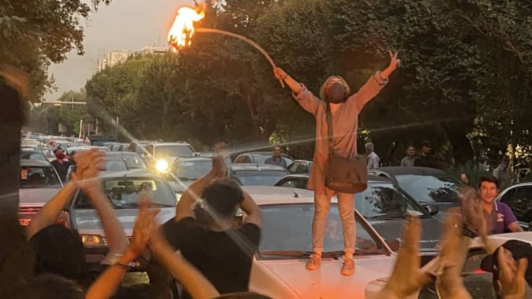 وزراء خارجية 9 دول يدينون "العنف اللامحدود" للنظام الإيراني ضد النساء والفتيات