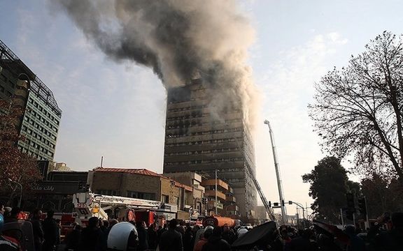 سال ۱۳۹۵، سوختن ساختمان پلاسکو، نخستین آسمان خراش خاورمیانه که در سال ۱۳۴۱ افتتاح شد.