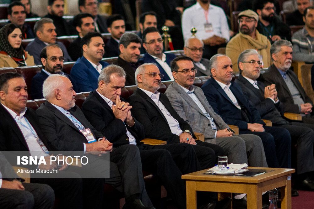Pezeshkian with former FM Javad Zarif during the Jan 9 "national reconciliation" gathering in Tehran.