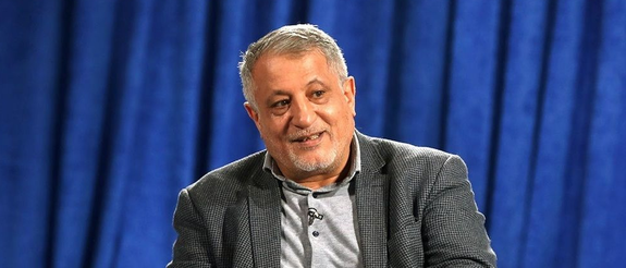 مسؤول إيراني سابق: قلق حكومي من تنفيذ قانون الحجاب ورفع أسعار الوقود وحجب الإنترنت