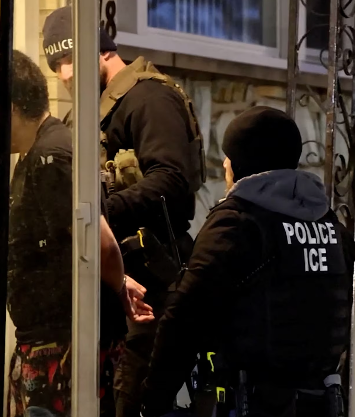 فاکس نیوز: اداره مهاجرت آمریکا در هفته گذشته ۱۳۰ تبعه ایرانی را بازداشت کرده است