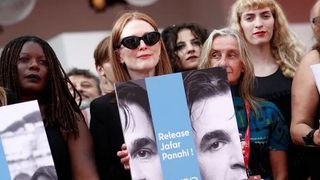 Jailed Iranian Filmmaker Receives Venice Festival Award