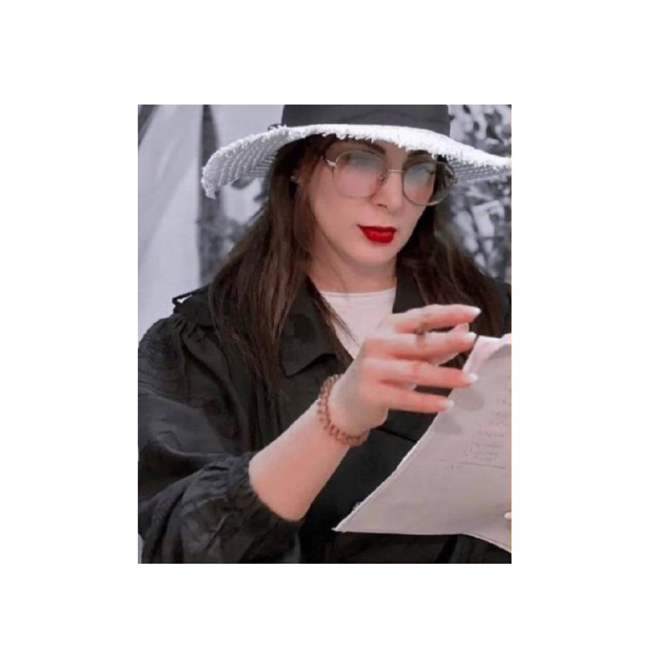 محکومیت لیلا بلوکات به ۱۰ ماه حبس به دلیل «بی‌حجابی»؛ «هزار هنرمند همراه مردم بودند»