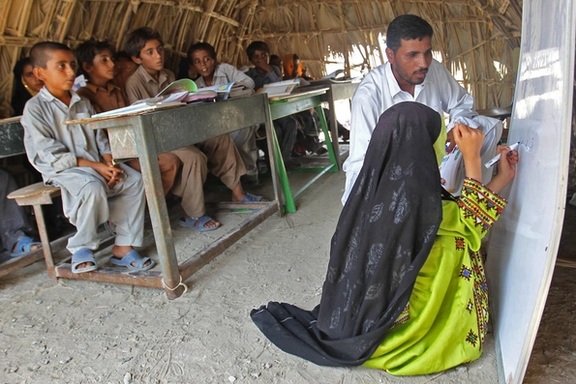 جلوگیری از ثبتنام کودکان بیشناسنامه در مدارس سیستان و بلوچستان پس از جنگ ۱۲ روزه