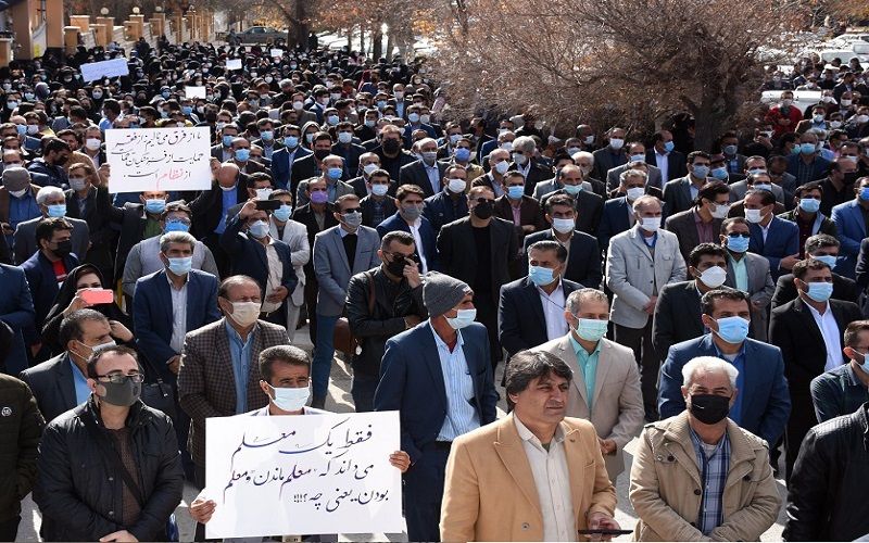 حذف و تعلیق هزاران نفر در آزمون استخدامی آموزش و پرورش پس از گزینش‌ دینی و سیاسی