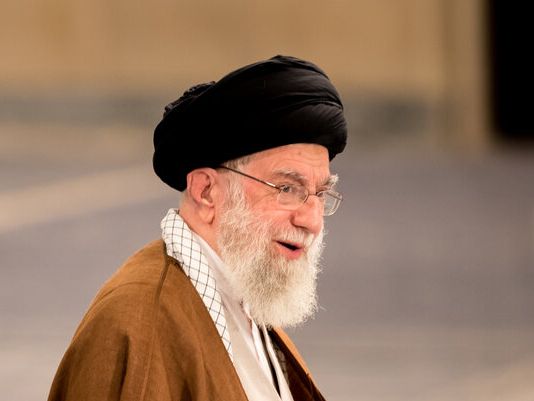 خطيب جمعة طهران: خامنئي تفوح منه رائحة الإمام المهدي