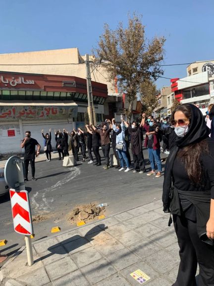 جوانان محلات تهران برای تجمع روز ۲۴ آبان در هر ساعت و هر محله فراخوان دادند