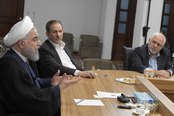 حسن روحاني: إيران ما تزال عالقة بين الحرب والسلام بعد أشهر من حرب الـ12 يوماً