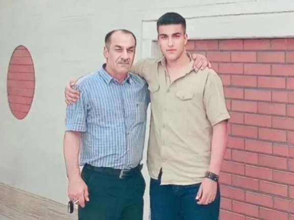 پدرام آذرنوش (سمت راست) و فیضالله آذرنوش