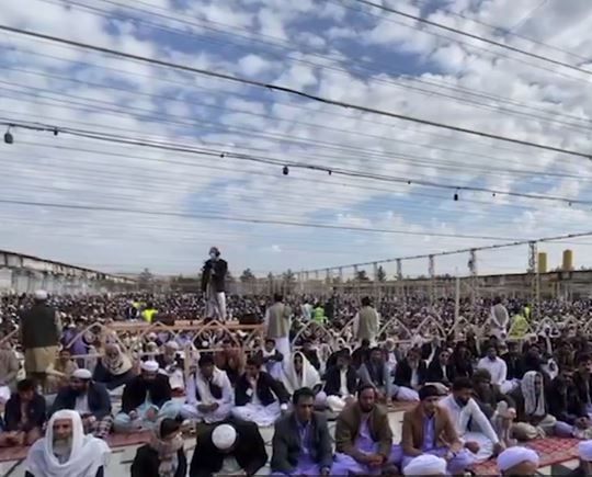 إمام أهل السنة في إيران يحتج على إعدامات بالجملة لمتظاهرين في قضية قتل باسيجي واحد