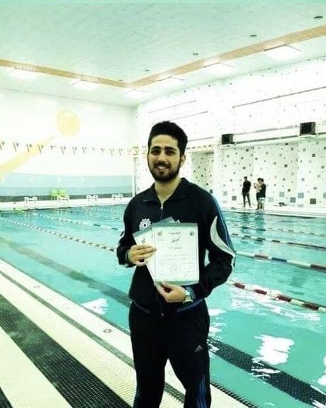 پرهام پروری، قهرمان شنای ایران به دلیل حضور در خیزش انقلابی ایرانیان بە محاربه محکوم شد