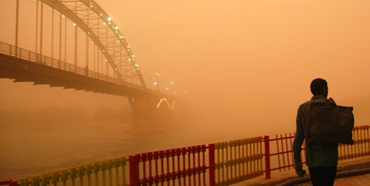 گرد و خاک در خوزستان به دلیل ورود ریزگردها؛۷۰۳ مرگ در اهواز در سال گذشته به دلیل ذرات معلق