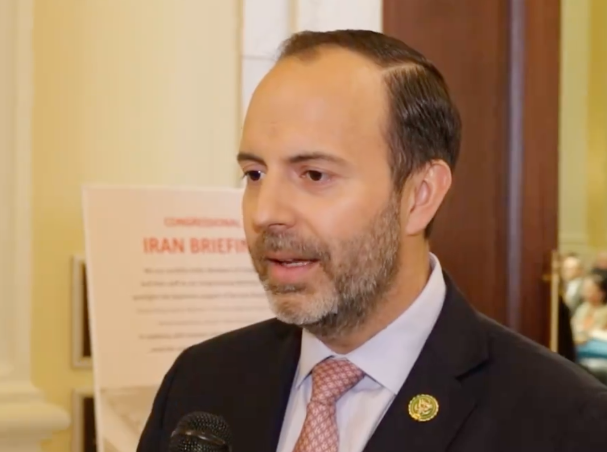 گودن، عضو مجلس نمایندگان آمریکا: مردم ایران باید به فشارها علیه جمهوری اسلامی ادامه دهند