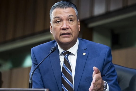 سناتور الکس پادیلا: باید رهبران رژیم ایران را برای سرکوب اعتراضات مردم پاسخگو کرد