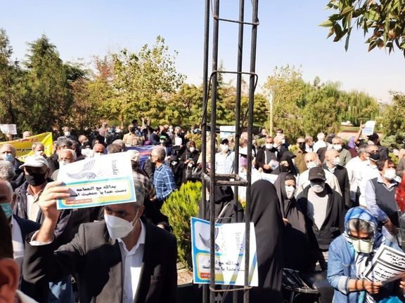 متقاعدو شركة طيران "هما" الإيرانية يتجمعون احتجاجاً على تدني رواتبهم