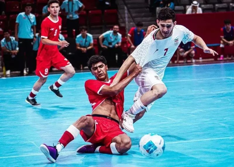 حضور بازیکنان غیر ایرانی در مسابقات فوتبال و فوتسال قم ممنوع شد